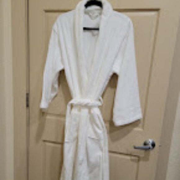 Bathrobe - Picture 1 of 2